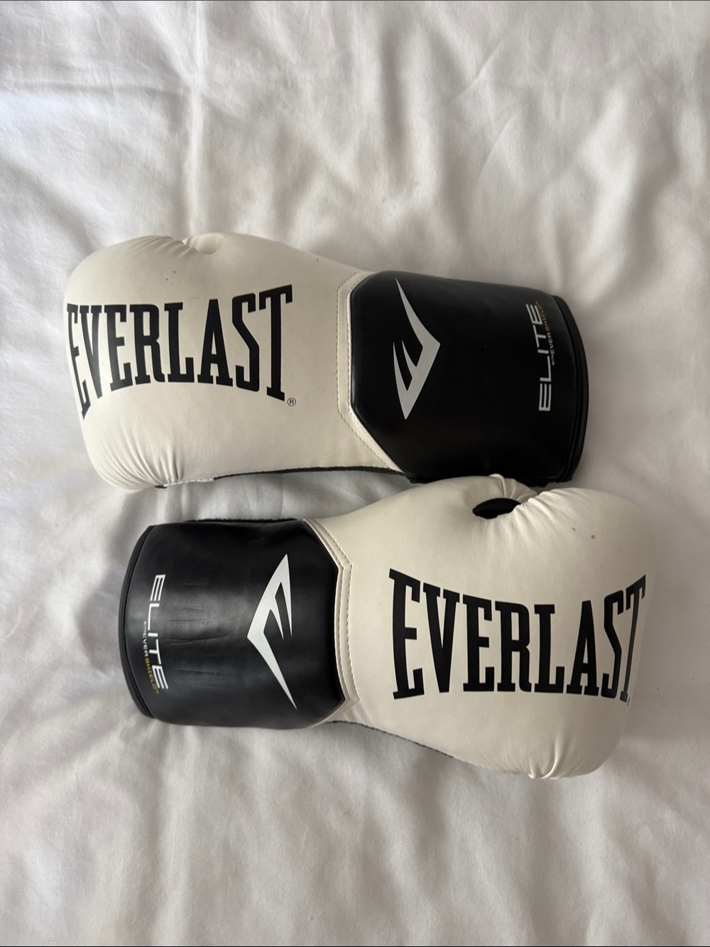Everlast White and Black Elite Training Boxing Gloves - 12oz
